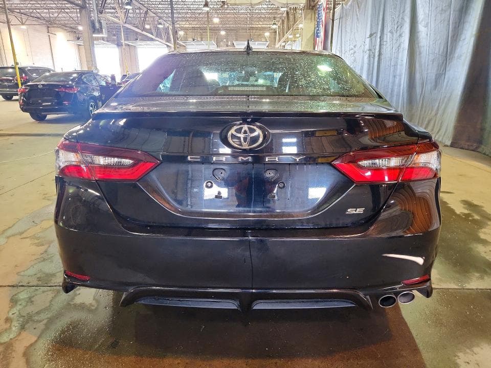 2022 TOYOTA CAMRY SE 6
