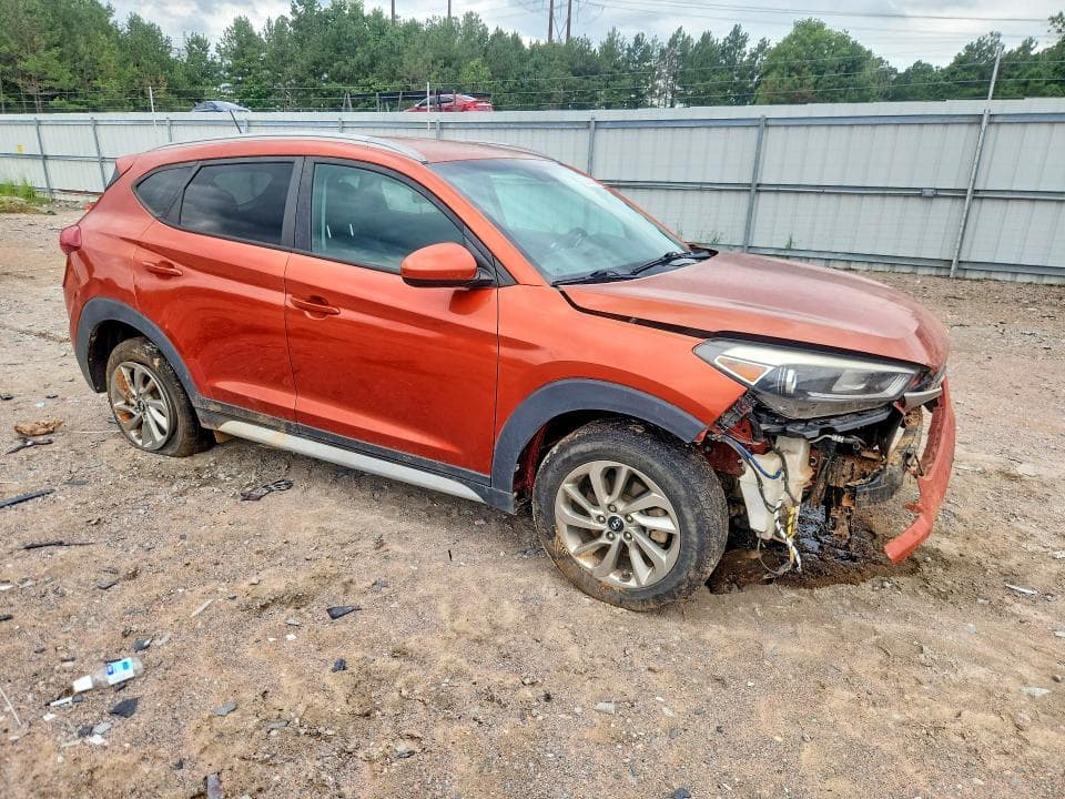 2017 HYUNDAI TUCSON SE 4