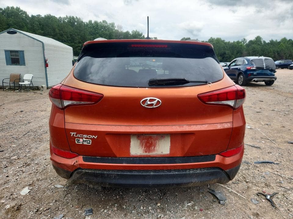 2017 HYUNDAI TUCSON SE 6