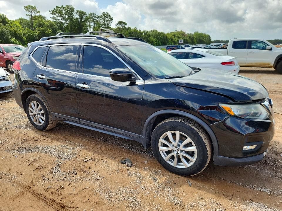 2017 NISSAN ROGUE SV 4