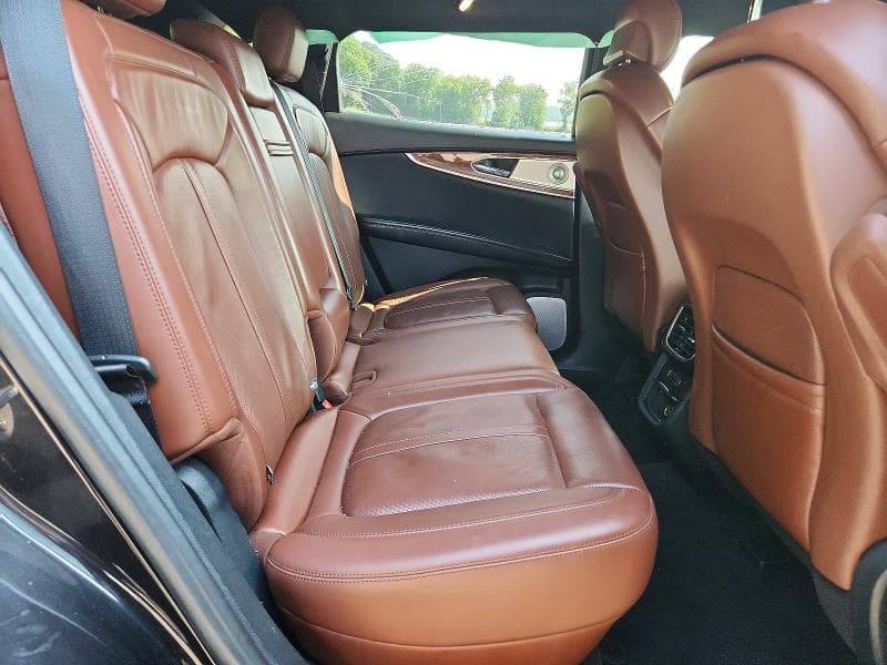 2019 LINCOLN NAUTILUS RESERVE 11
