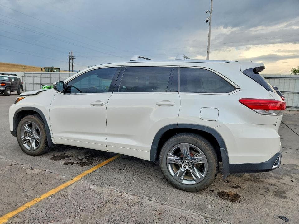 2017 TOYOTA HIGHLANDER LIMITED PLATINUM 2