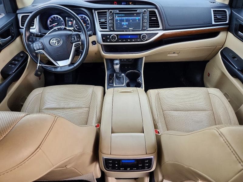 2017 TOYOTA HIGHLANDER LIMITED PLATINUM 8