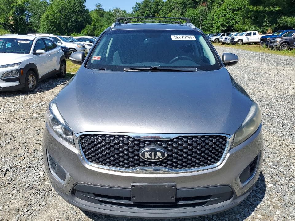 2017 KIA SORENTO LX V6 5