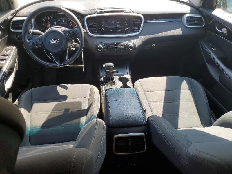 2017 KIA SORENTO LX V6 8