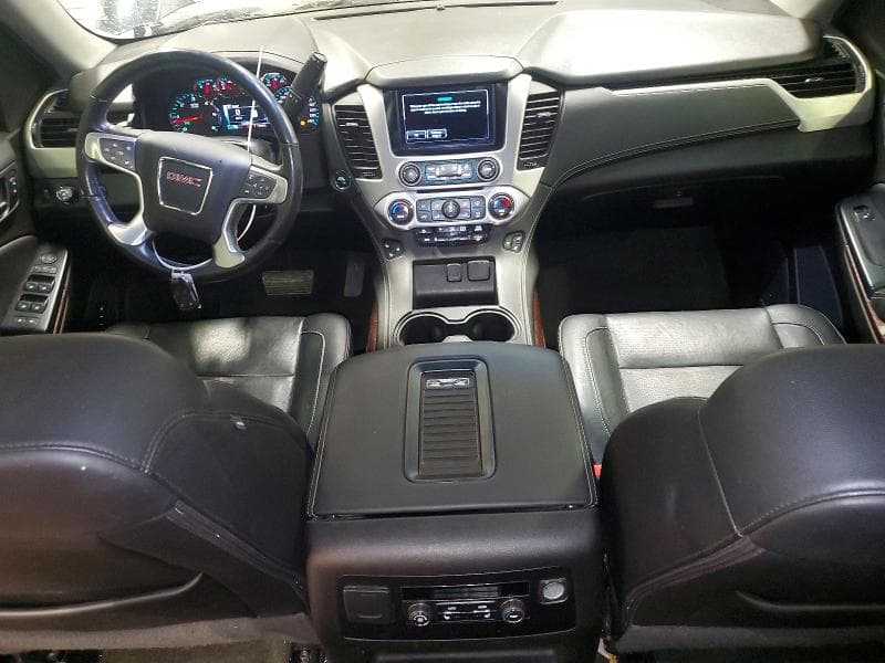 2017 GMC YUKON SLT 8