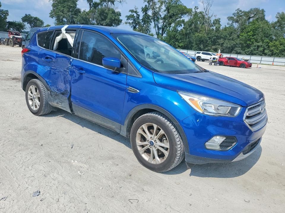2019 FORD ESCAPE SE 4