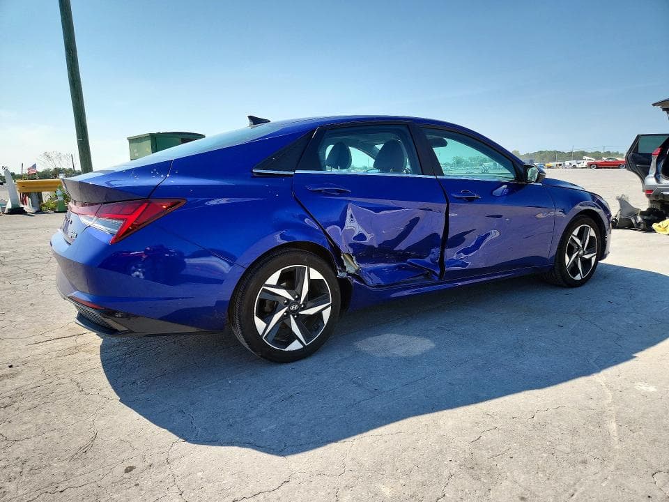 2023 HYUNDAI ELANTRA LIMITED 3