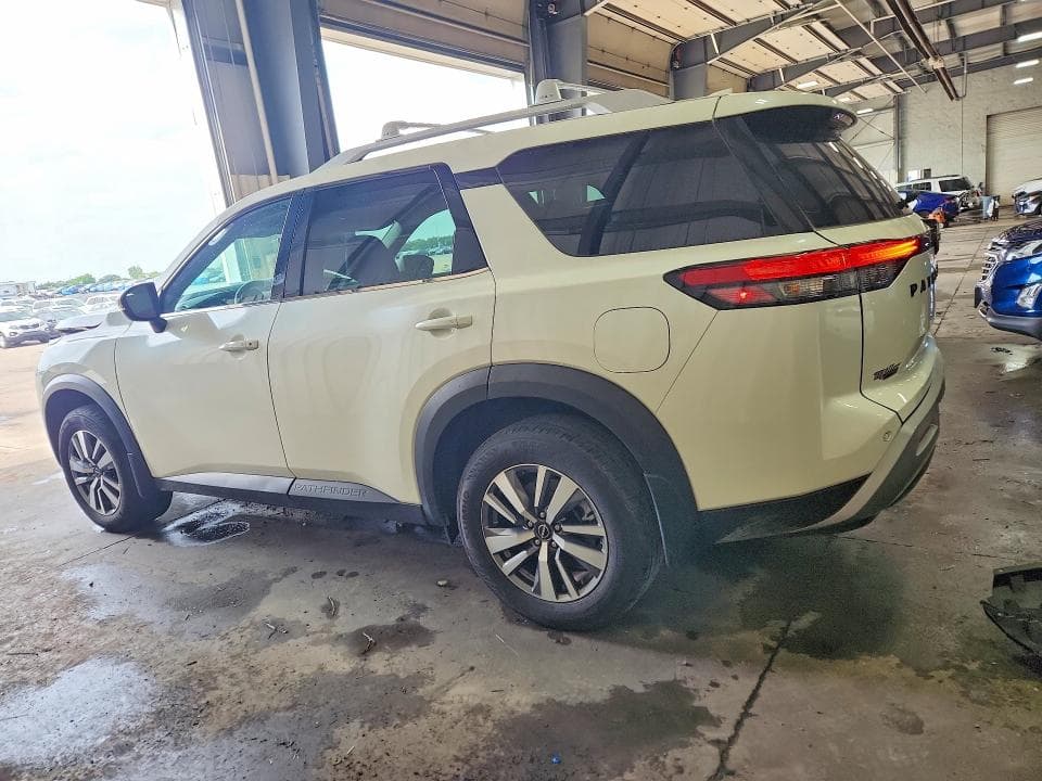 2024 NISSAN PATHFINDER SL 2
