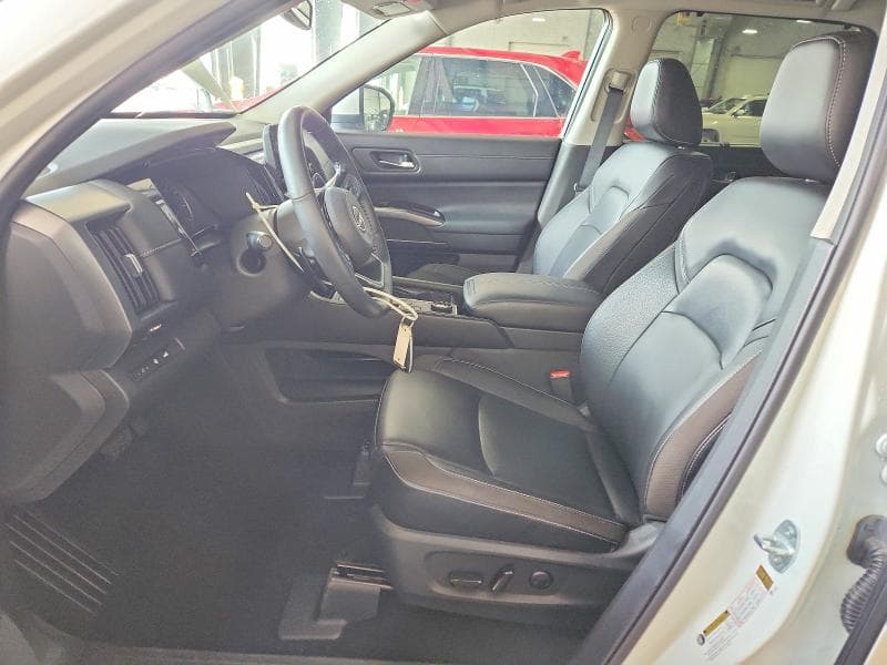 2024 NISSAN PATHFINDER SL 7