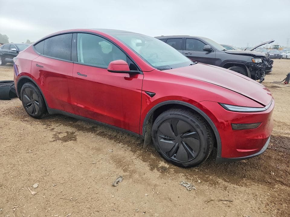 2026 TESLA MODEL Y 4
