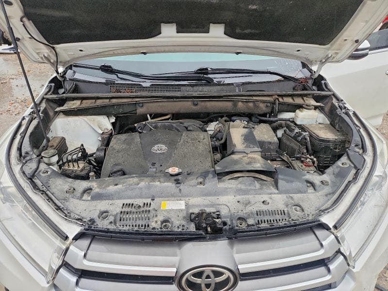 2019 TOYOTA HIGHLANDER XLE 12
