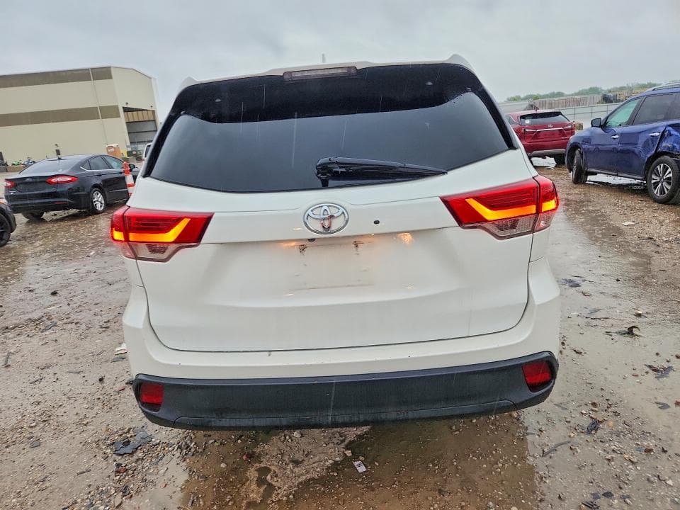 2019 TOYOTA HIGHLANDER XLE 6