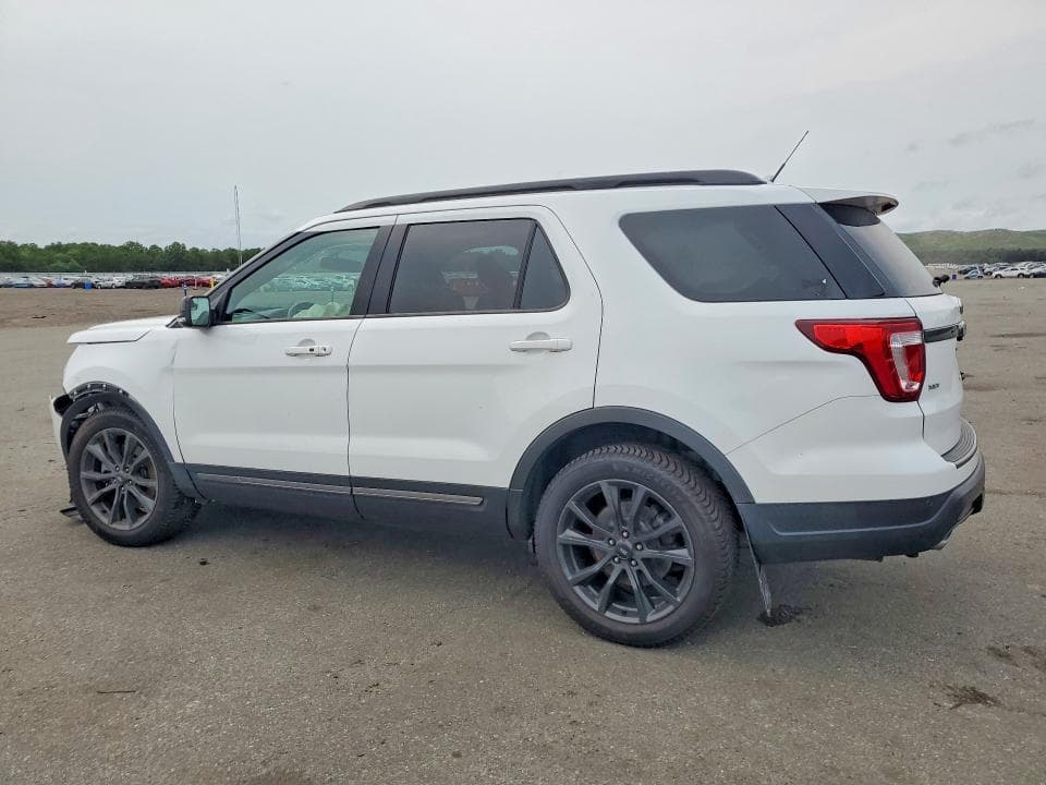 2018 FORD EXPLORER XLT 2