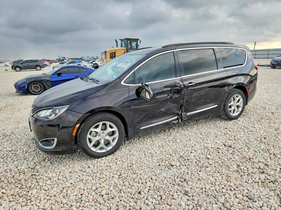 2017 CHRYSLER PACIFICA TOURING L - 1