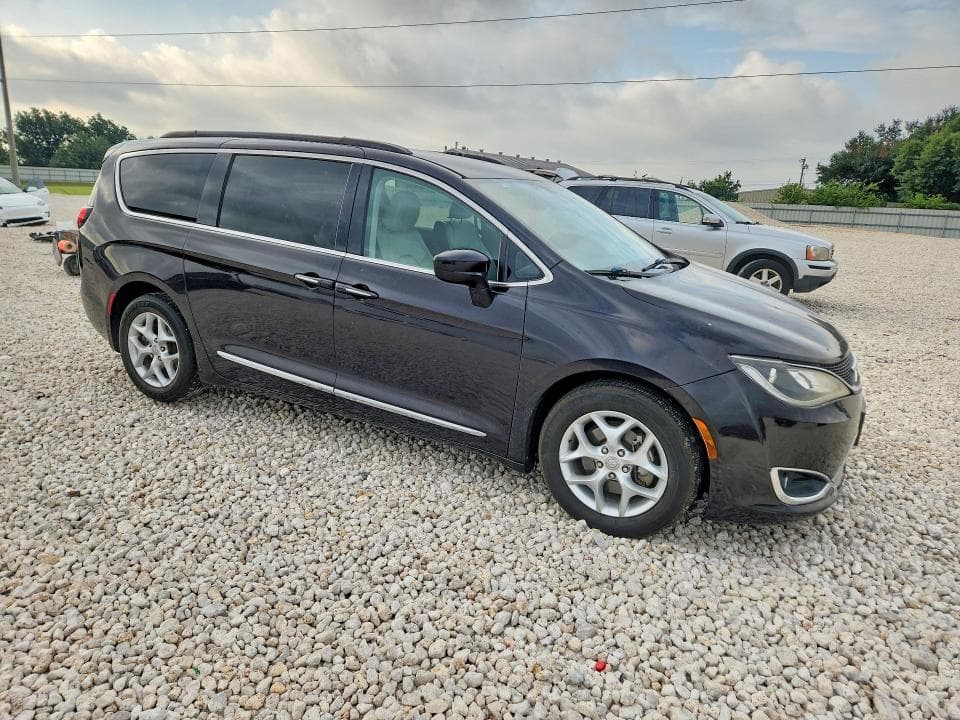 2017 CHRYSLER PACIFICA TOURING L 4