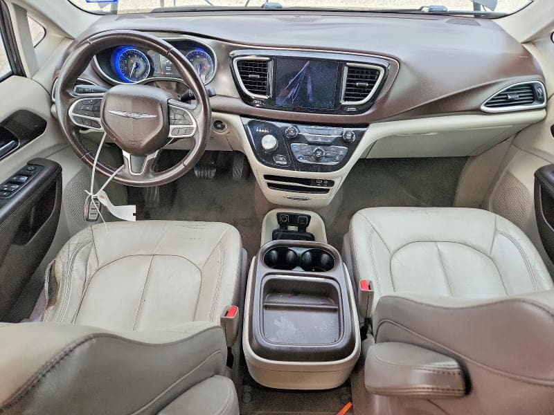 2017 CHRYSLER PACIFICA TOURING L 8