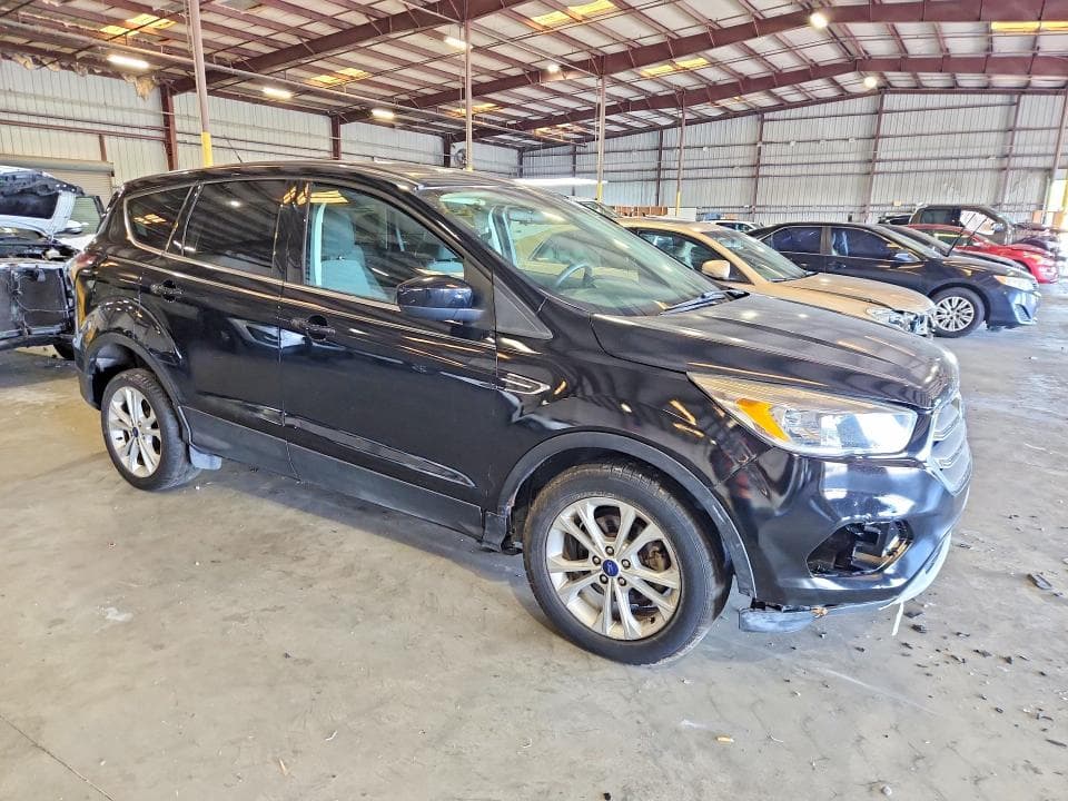 2017 FORD ESCAPE SE 4