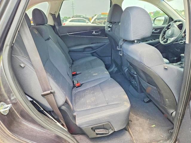 2019 KIA SORENTO LX 11