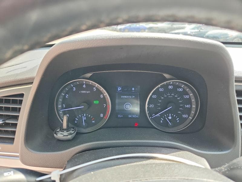 2017 HYUNDAI ELANTRA LIMITED 9