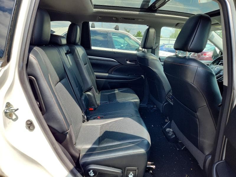2018 TOYOTA HIGHLANDER LIMITED PLATINUM 11