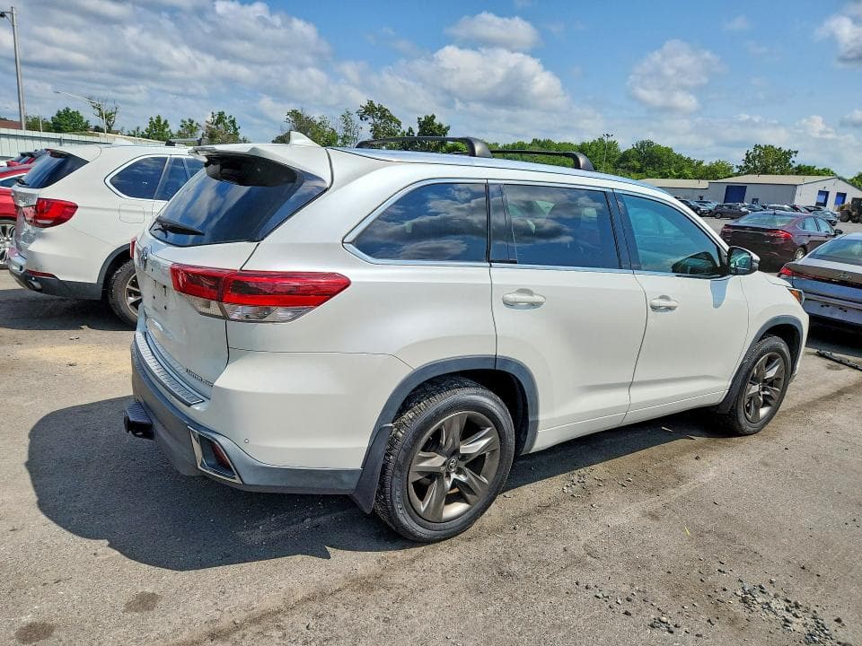 2018 TOYOTA HIGHLANDER LIMITED PLATINUM 3