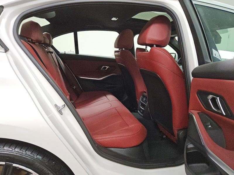 2026 BMW 330XI 10
