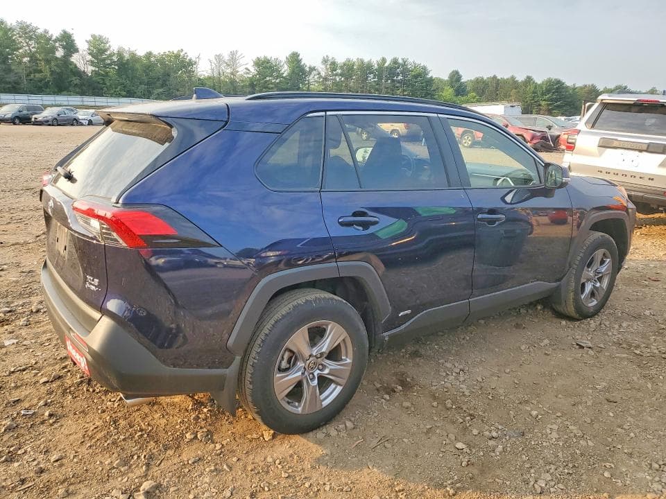 2025 TOYOTA RAV4 HYBRID XLE XLE 3