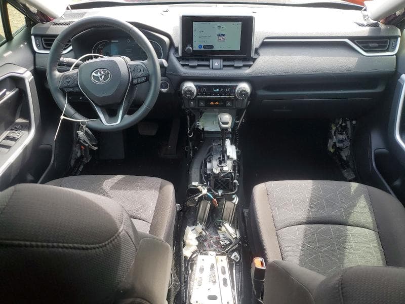 2025 TOYOTA RAV4 HYBRID XLE XLE 8