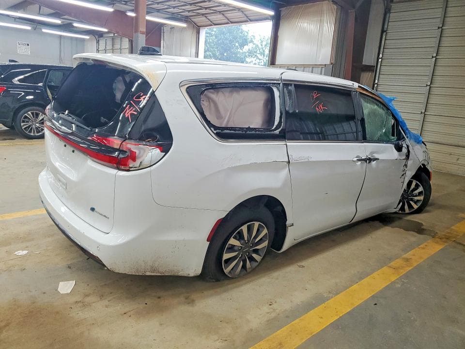 2025 CHRYSLER PACIFICA HYBRID SELECT 3