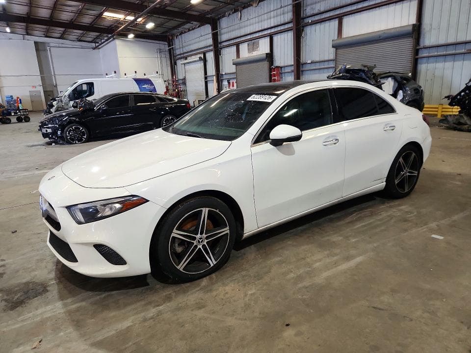 2019 MERCEDES-BENZ A 220 - 1