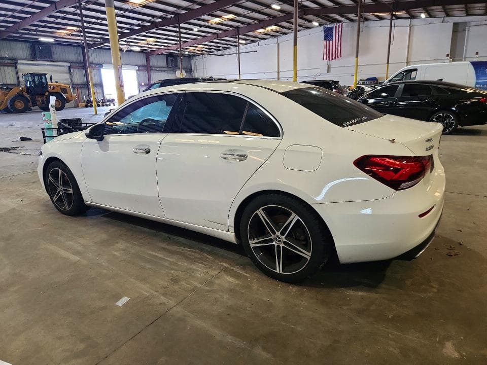 2019 MERCEDES-BENZ A 220 2
