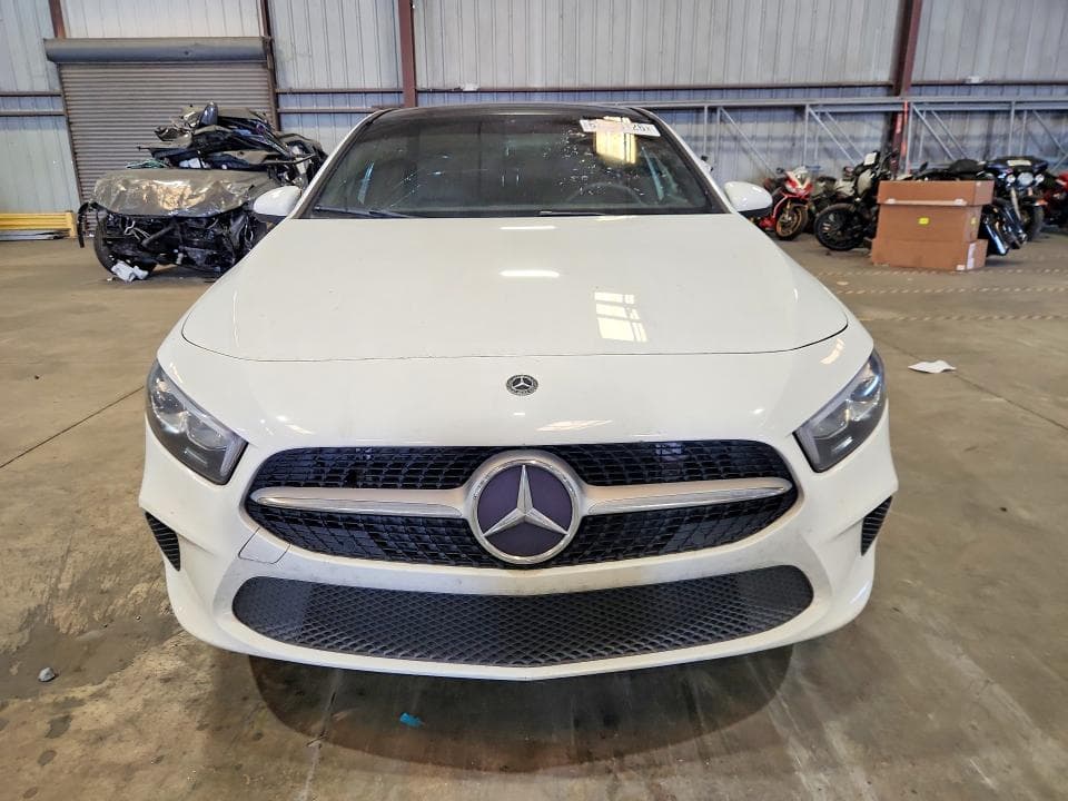 2019 MERCEDES-BENZ A 220 5
