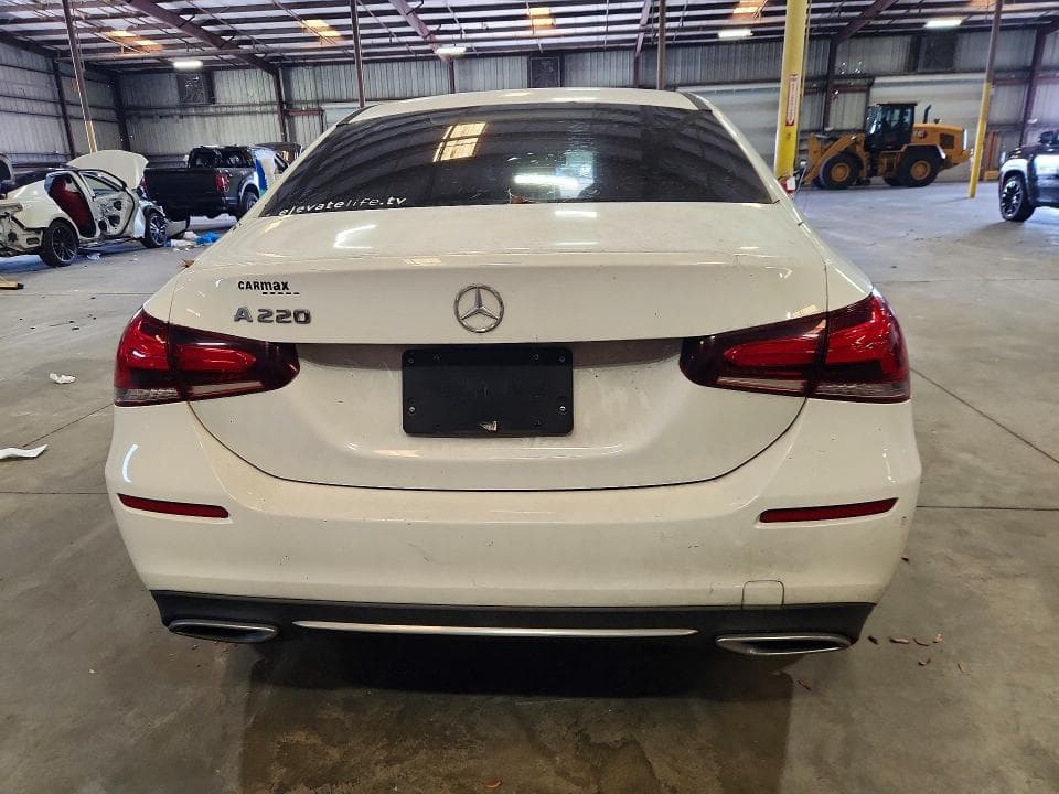 2019 MERCEDES-BENZ A 220 6