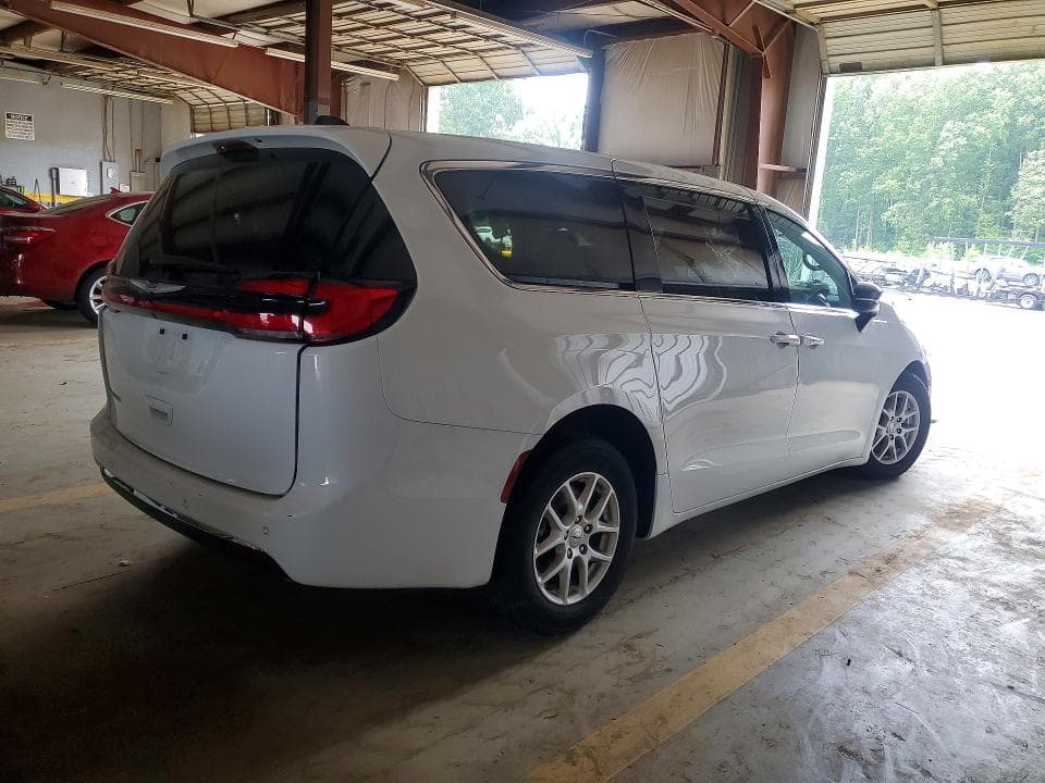 2024 CHRYSLER PACIFICA TOURING L 3
