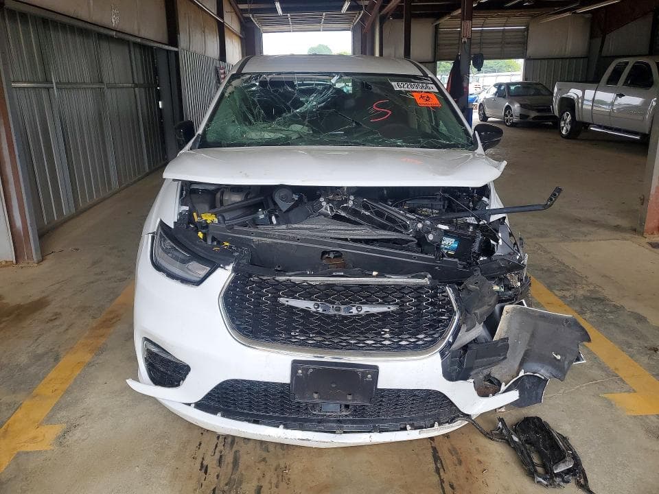 2024 CHRYSLER PACIFICA TOURING L 5
