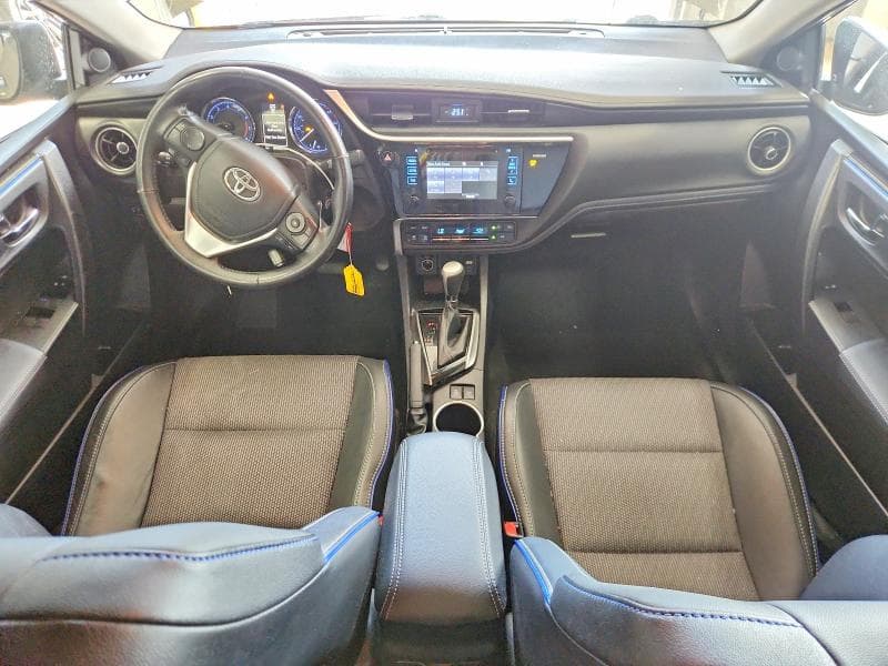 2017 TOYOTA COROLLA SE 8