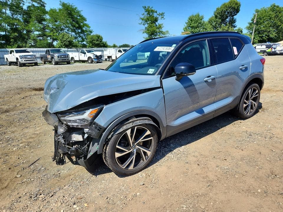 2021 VOLVO XC40 T5 R-DESIGN - 1