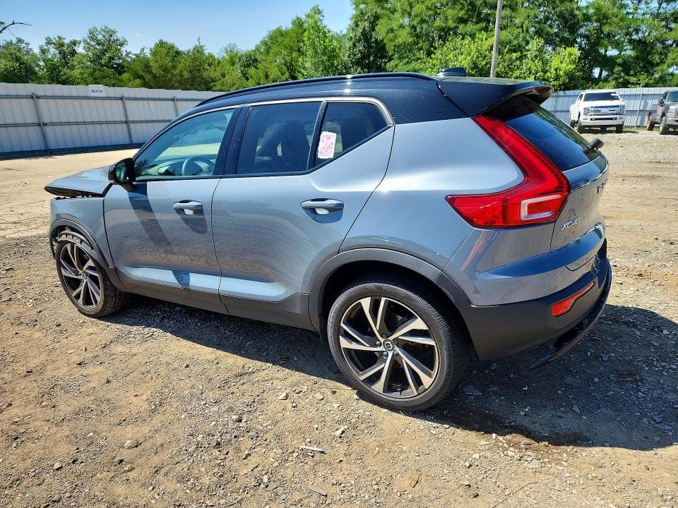 2021 VOLVO XC40 T5 R-DESIGN 2