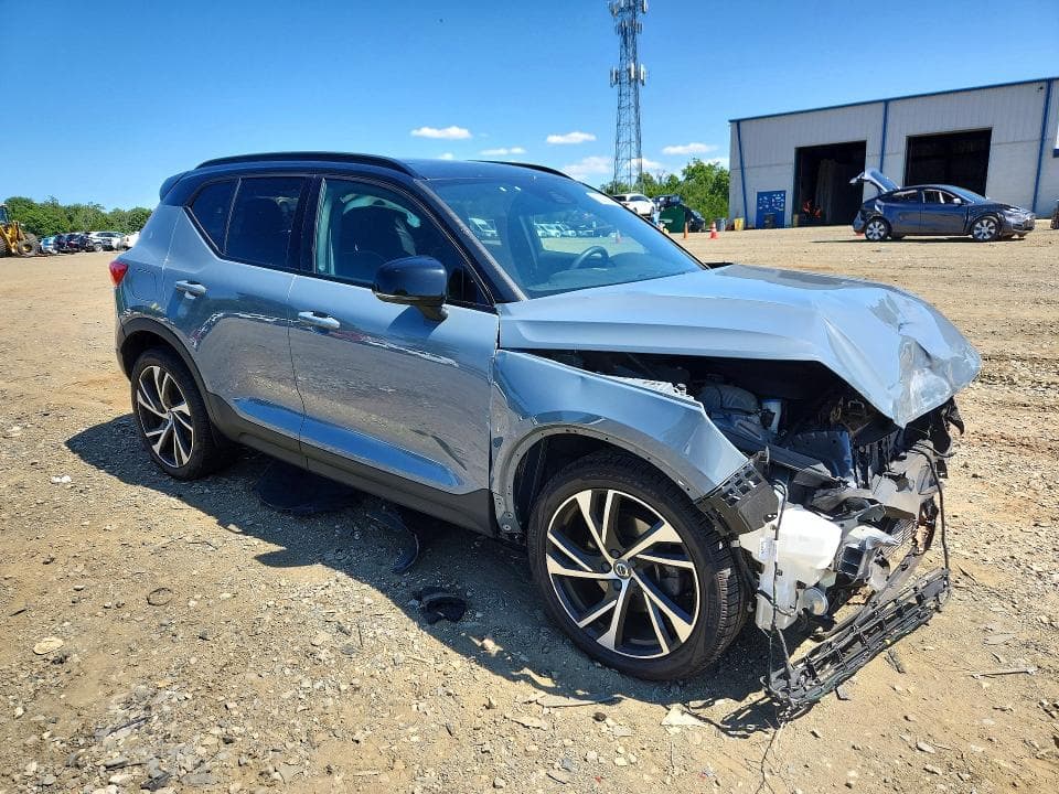 2021 VOLVO XC40 T5 R-DESIGN 4