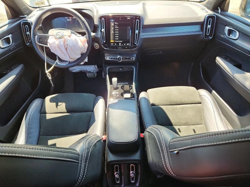 2021 VOLVO XC40 T5 R-DESIGN 8