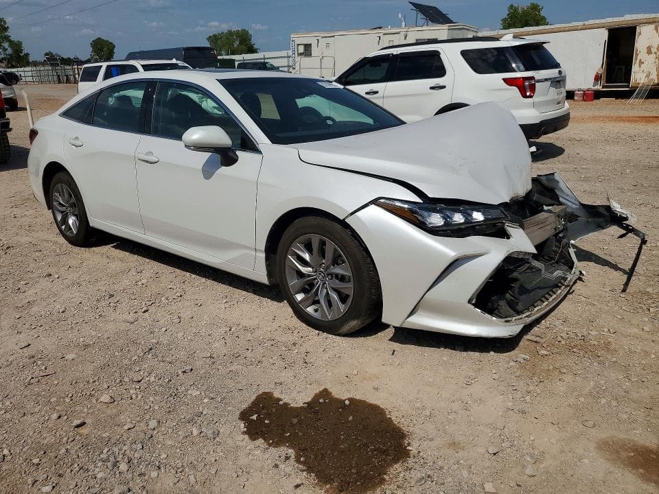 2020 TOYOTA AVALON XLE 4