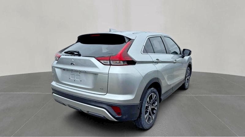 2022 MITSUBISHI ECLIPSE CROSS SE SE 4
