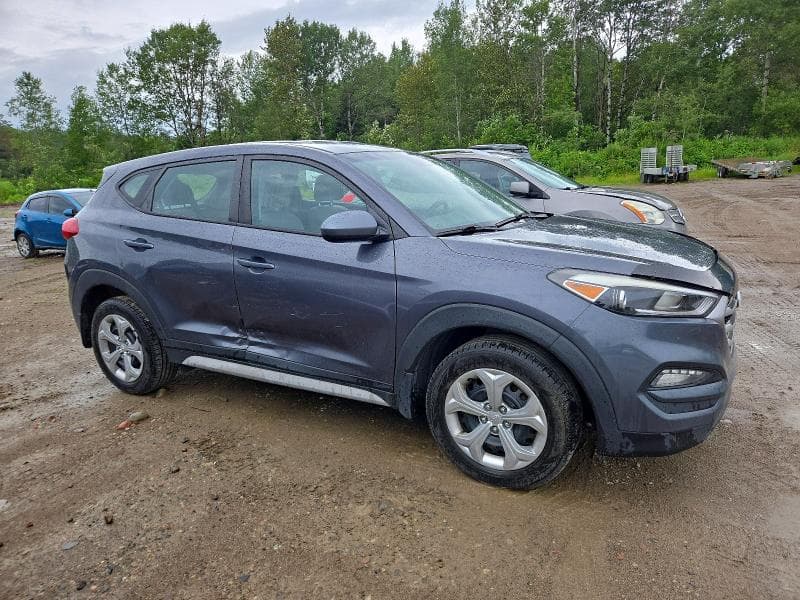 2017 HYUNDAI TUCSON SE 4