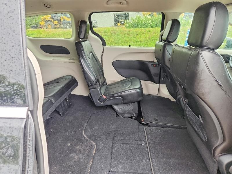 2023 CHRYSLER PACIFICA TOURING L 11