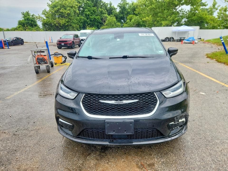 2023 CHRYSLER PACIFICA TOURING L 5