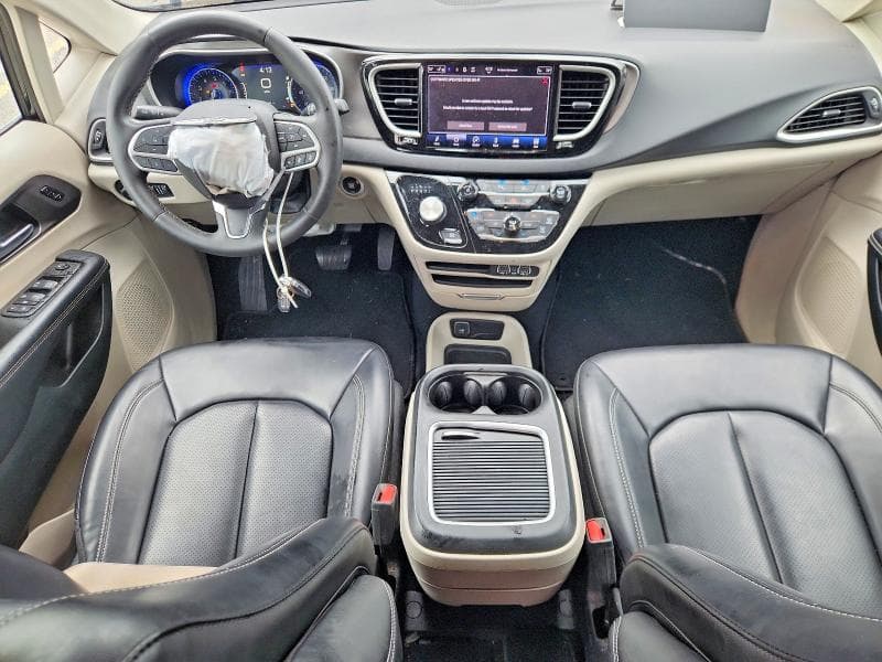 2023 CHRYSLER PACIFICA TOURING L 8
