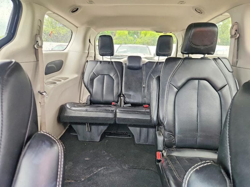 2023 CHRYSLER PACIFICA TOURING L 10