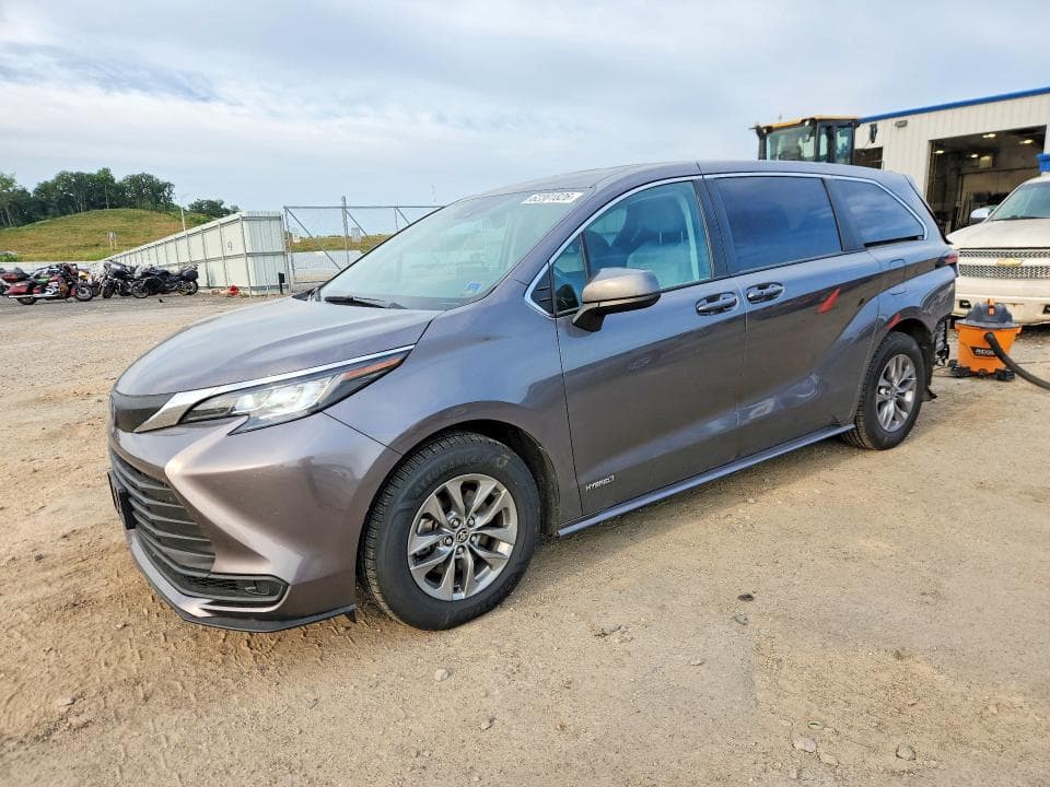 2021 TOYOTA SIENNA LE - 1