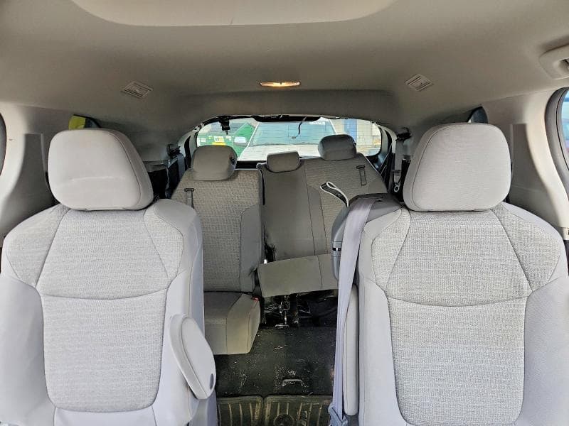 2021 TOYOTA SIENNA LE 10